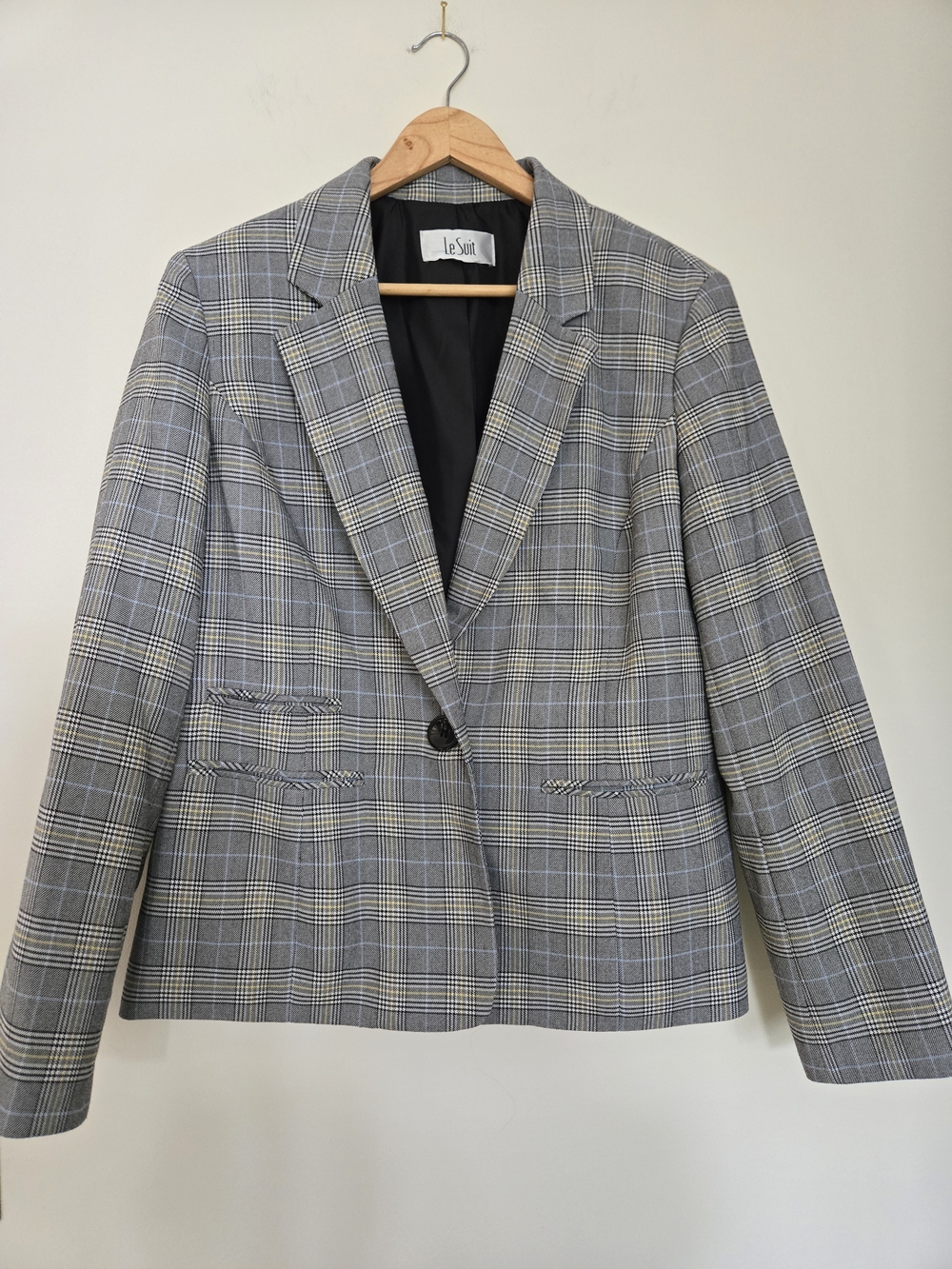 Le Suit Gray Plaid Tailored One-Button Blazer